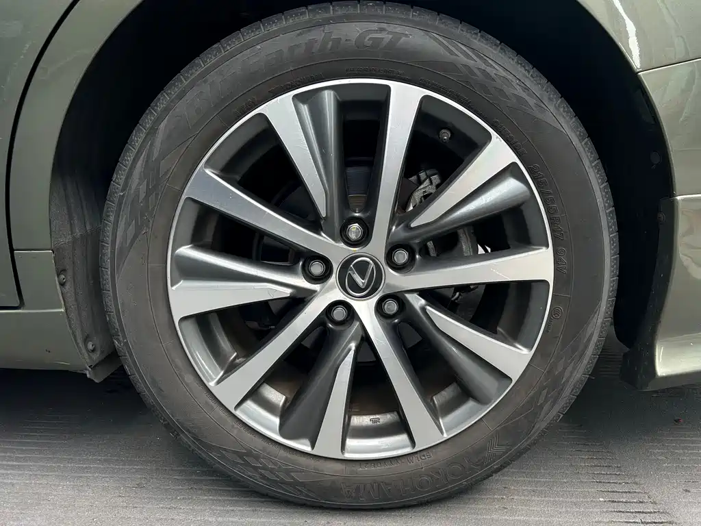 Lexus ES — миниатюра 19
