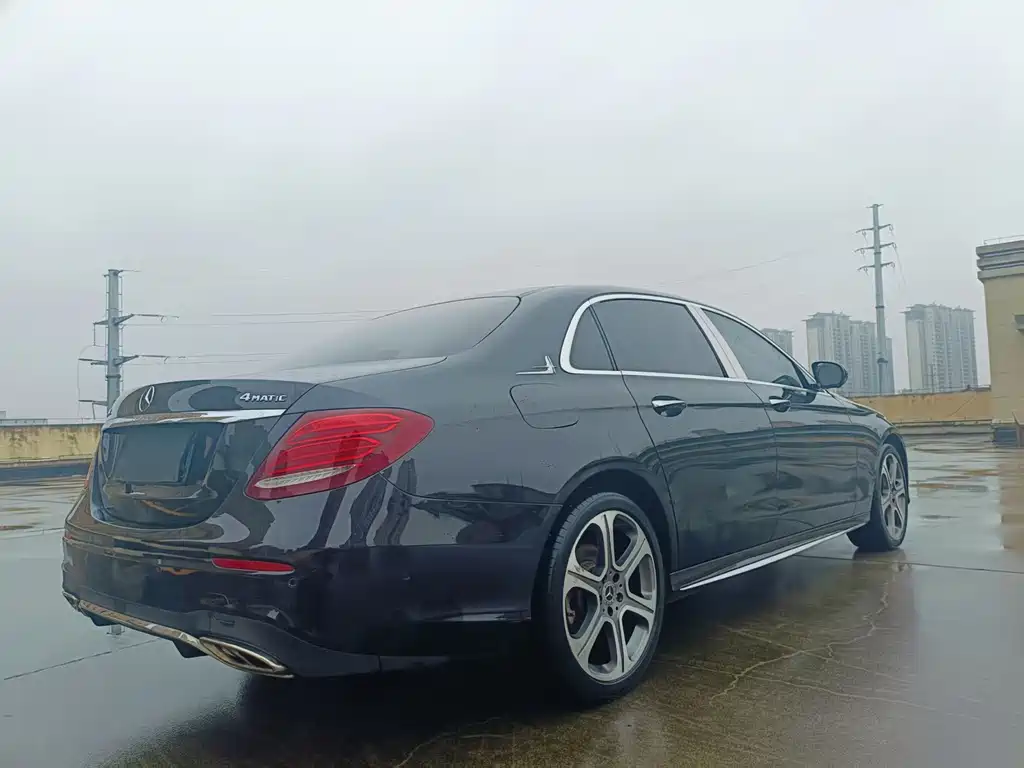 Mercedes-Benz E-Class — миниатюра 8