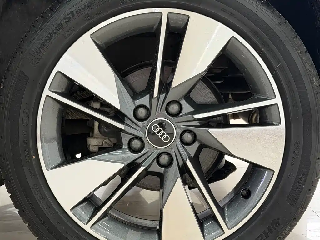 Audi Q2L — миниатюра 13