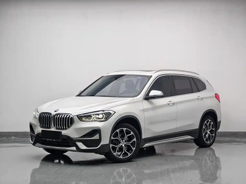Купить BMW X1