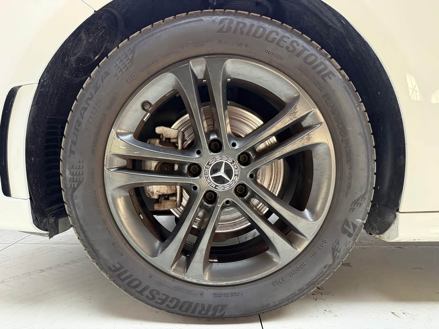 Mercedes-Benz A-Class 1.3 л 2022 г. Белый, пробег 36000 км