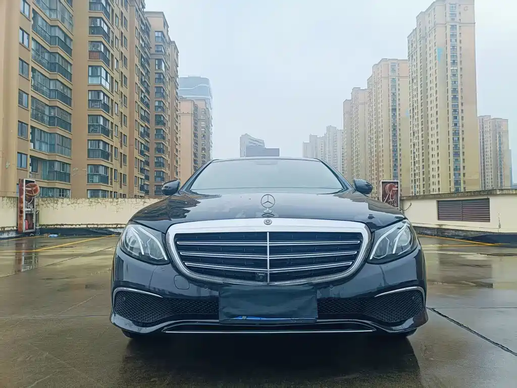 Mercedes-Benz E-Class — миниатюра 2
