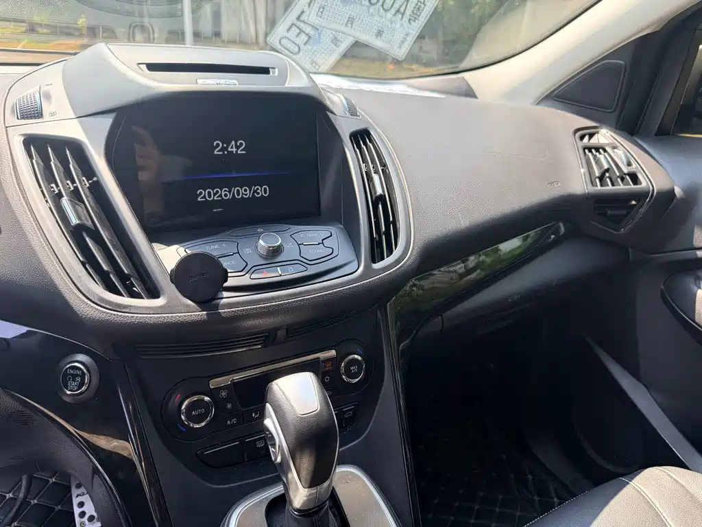 Ford Kuga — миниатюра 12