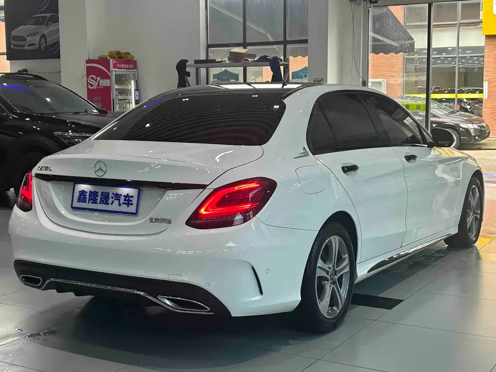 Mercedes-Benz C-Class — миниатюра 14
