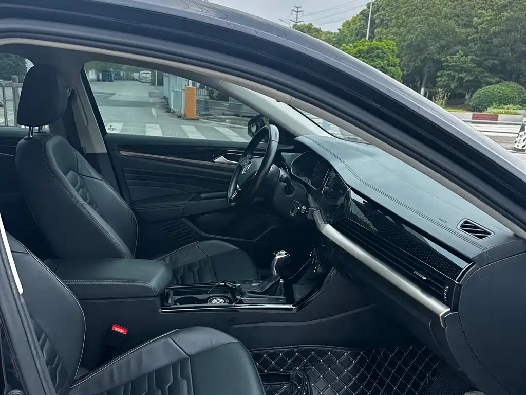 Volkswagen Passat 2020 330TSI Luxury V