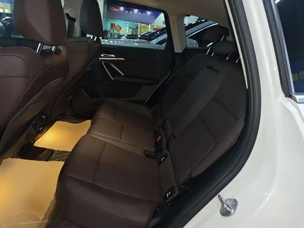 BMW iX1 — миниатюра 17