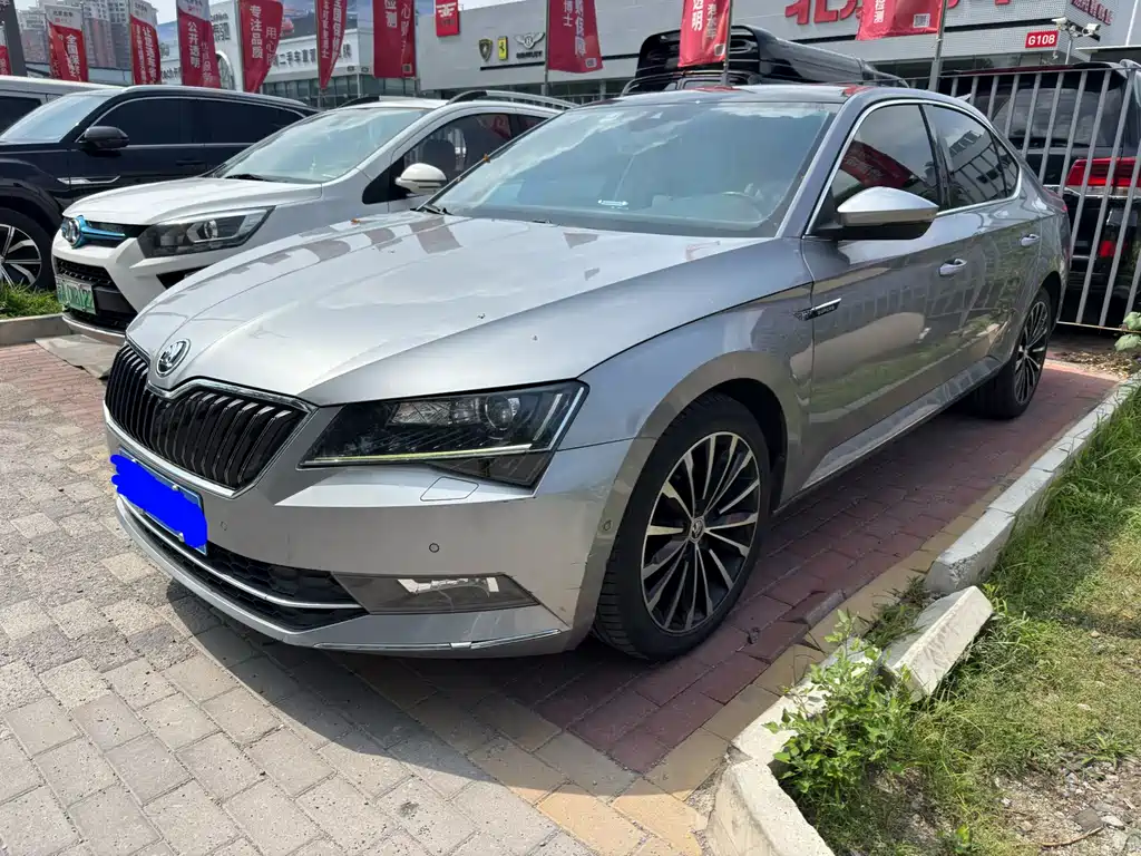 Skoda Superb 2016 TSI330 DSG