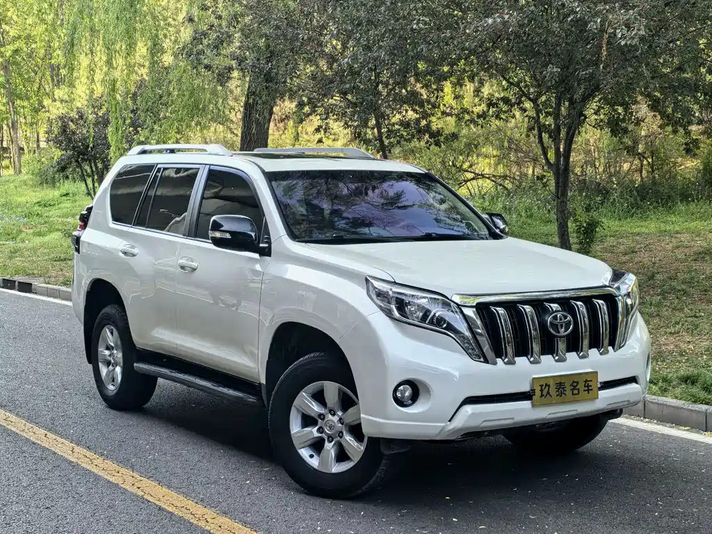 Toyota Land Cruiser Prado 2015 2.7L AT Standard