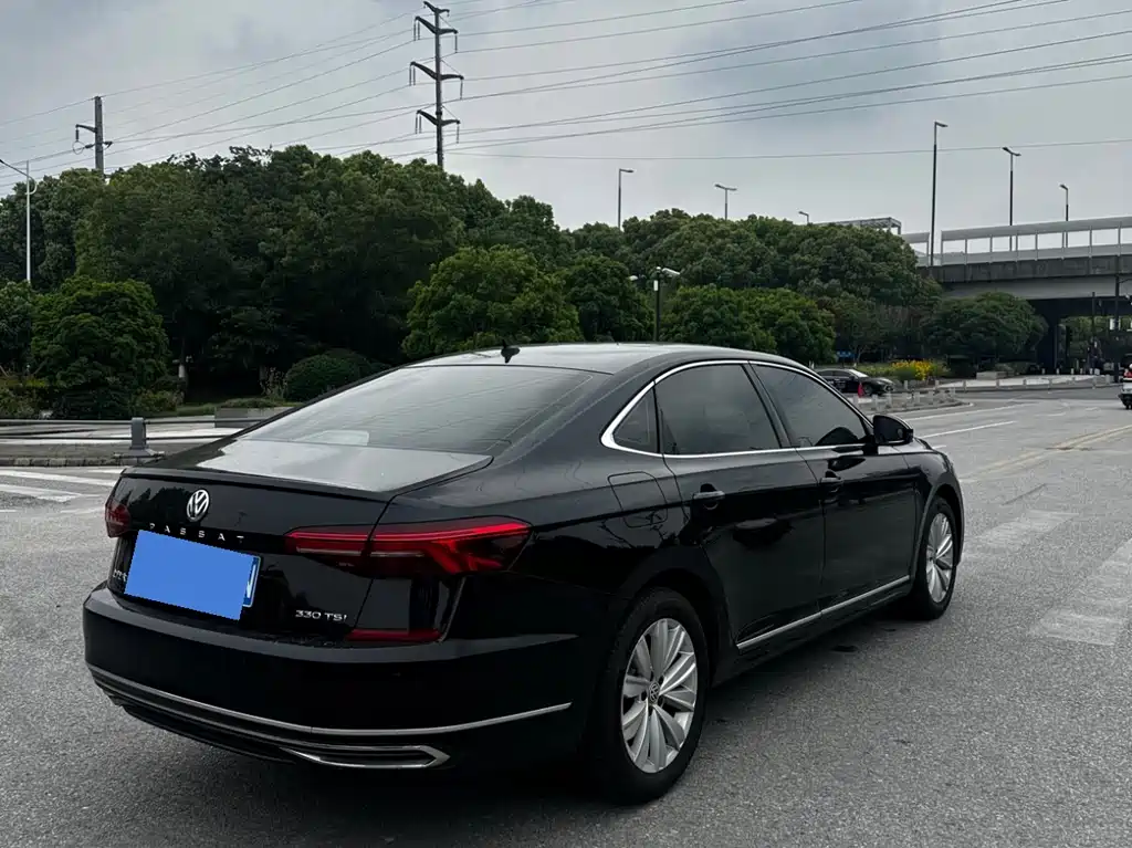 Volkswagen Passat 2020 330TSI Luxury V