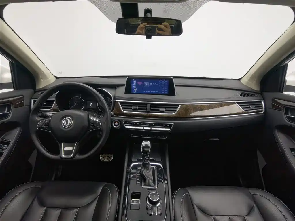 Dongfeng 580 2017 1.5T CVT