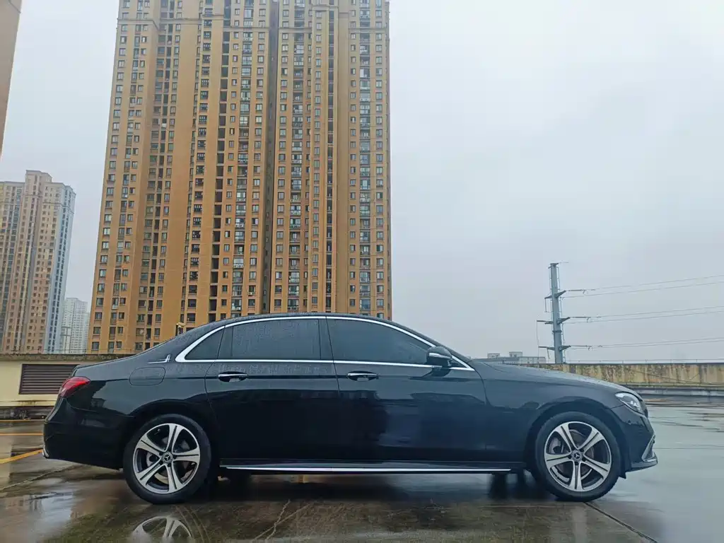 Mercedes-Benz E-Class — миниатюра 3