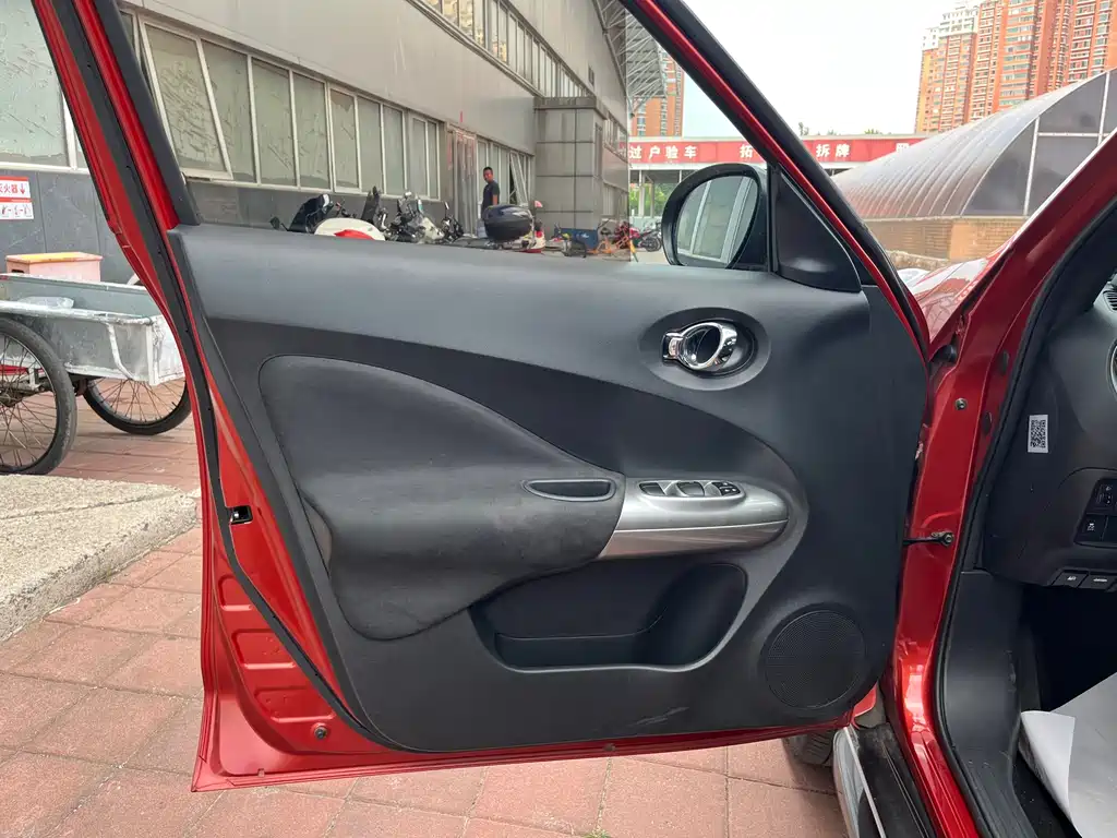 Infiniti ESQ — миниатюра 8