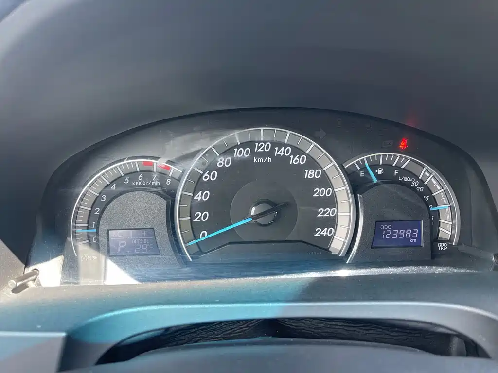 Toyota Camry — миниатюра 10