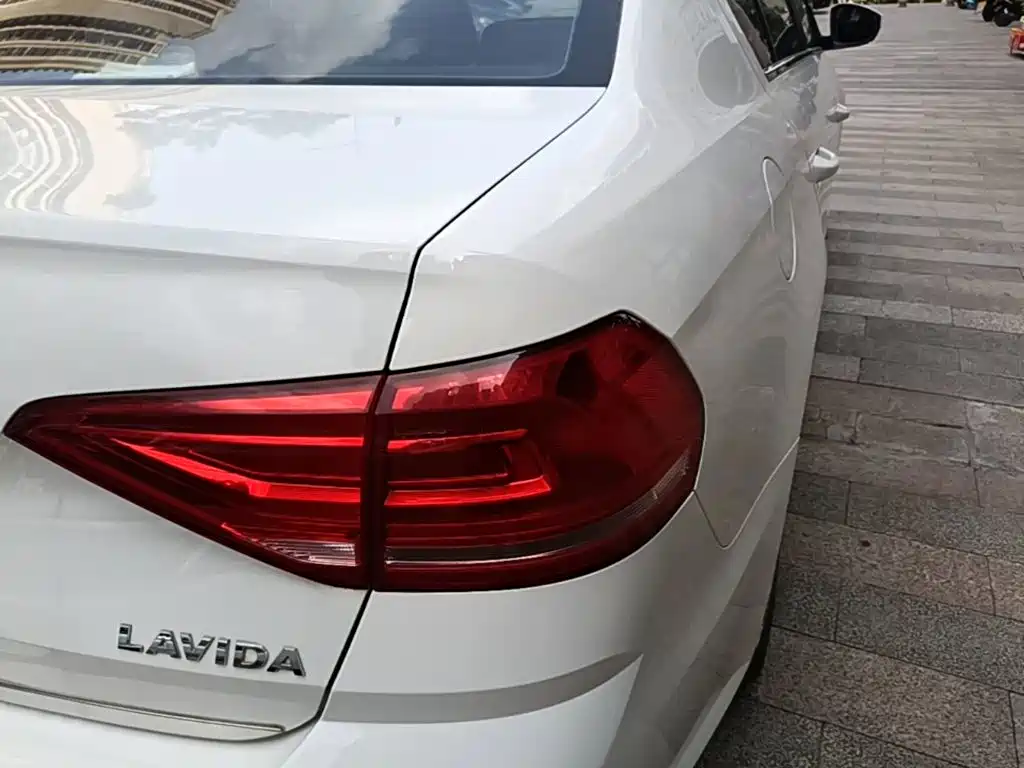 Volkswagen Lavida — миниатюра 8