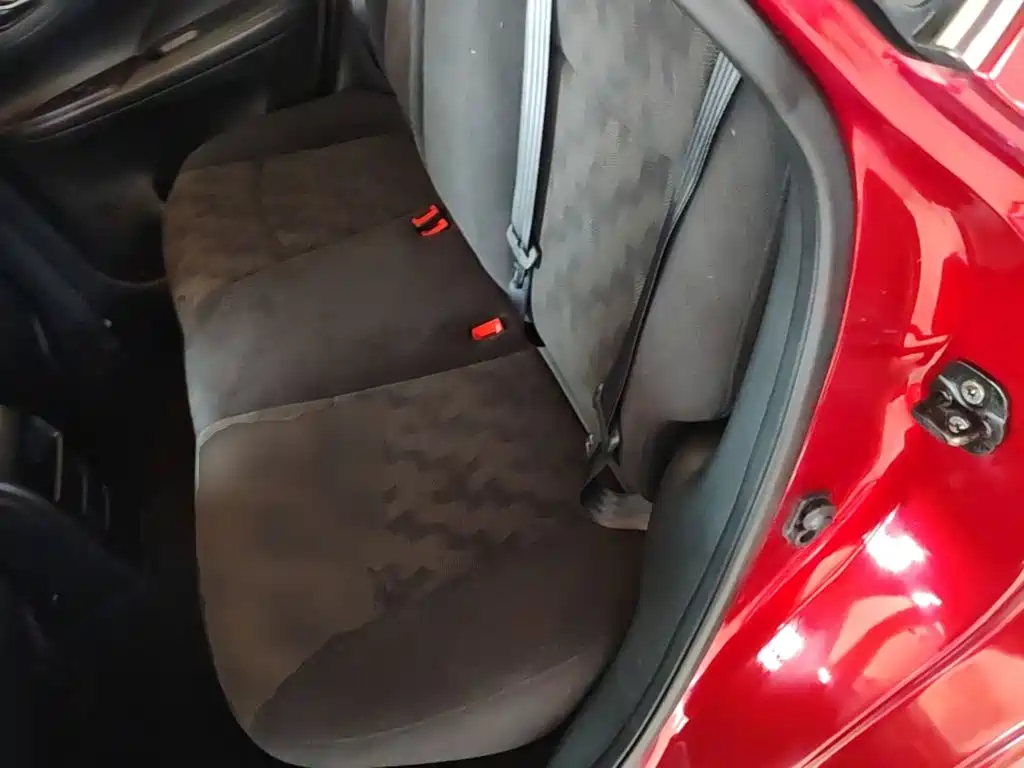 Nissan Tiida — миниатюра 17
