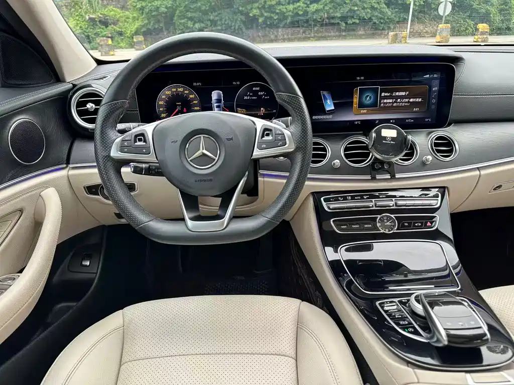 MERCEDES-BENZ E CLASS