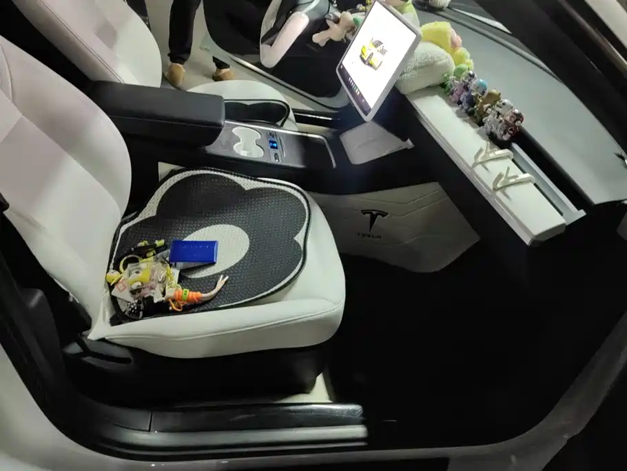Tesla Model 3 — миниатюра 8