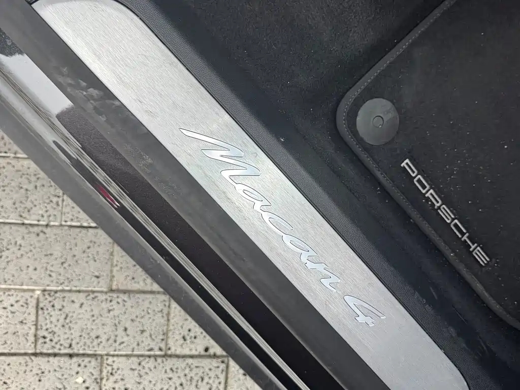Porsche Macan EV — миниатюра 13