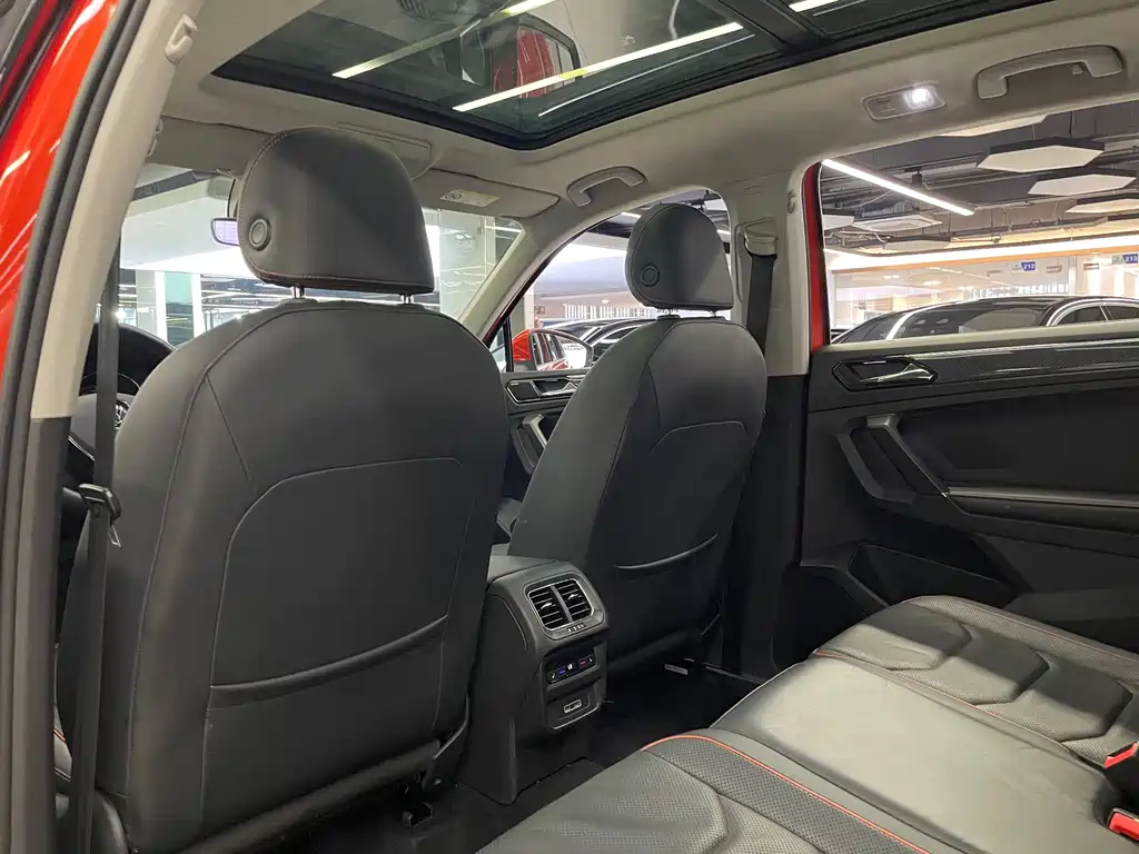 Volkswagen Tiguan L — миниатюра 38