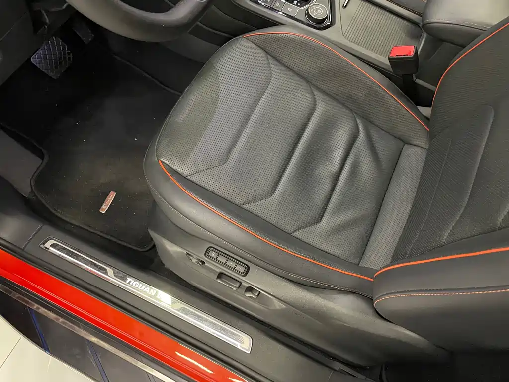 Volkswagen Tiguan L — миниатюра 30