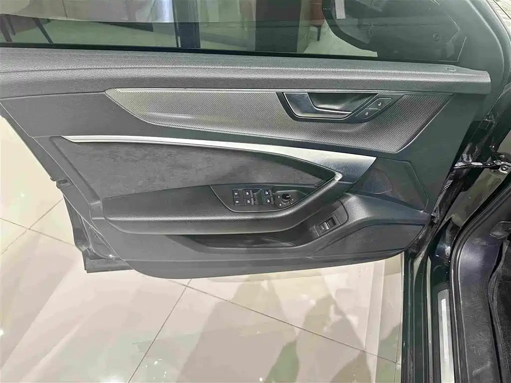 Audi A6L — миниатюра 6