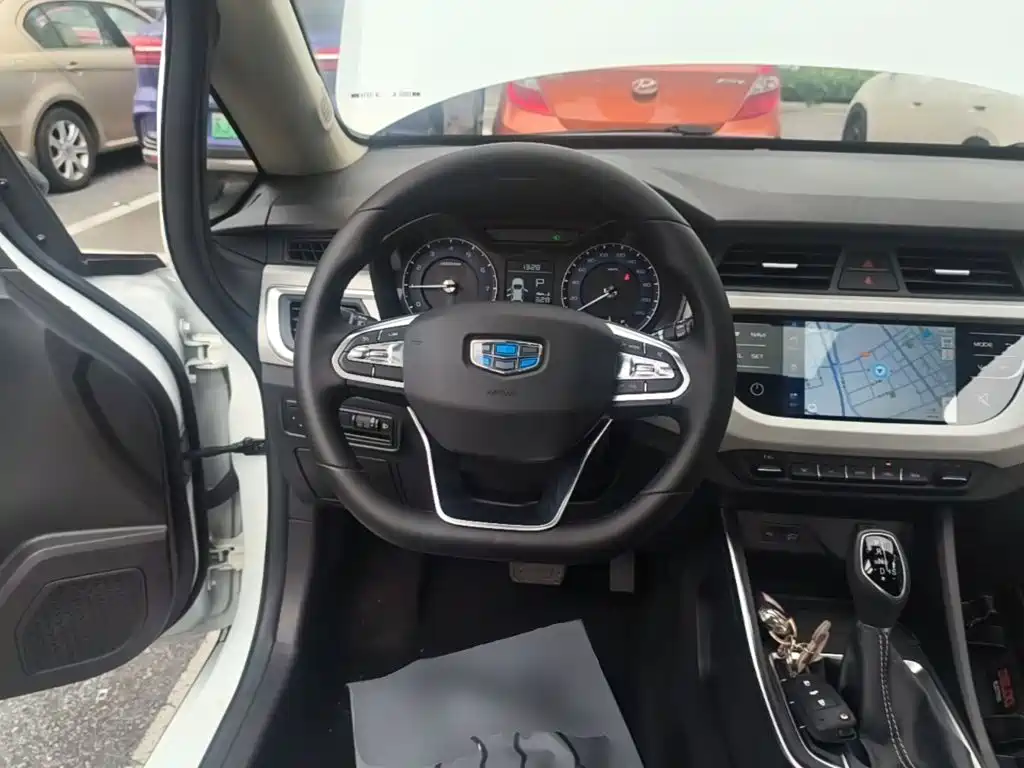 Geely Vision X3 — миниатюра 11