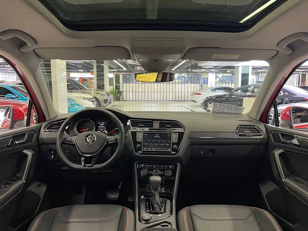 Volkswagen Tiguan L — миниатюра 11