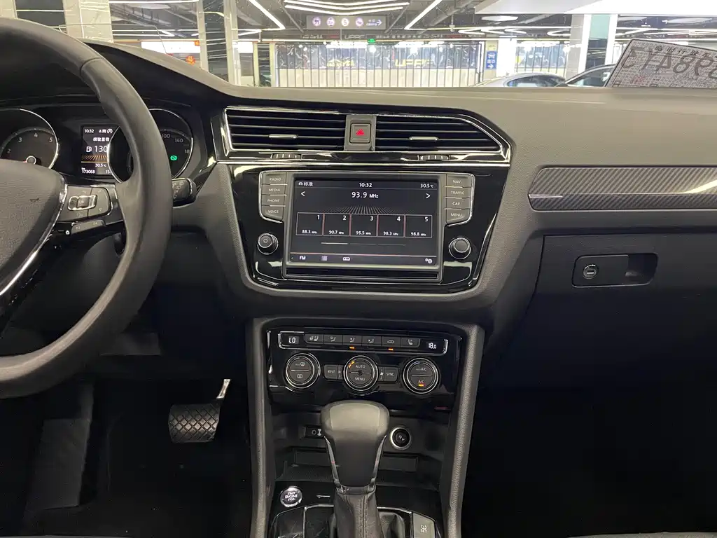 Volkswagen Tiguan L — миниатюра 18