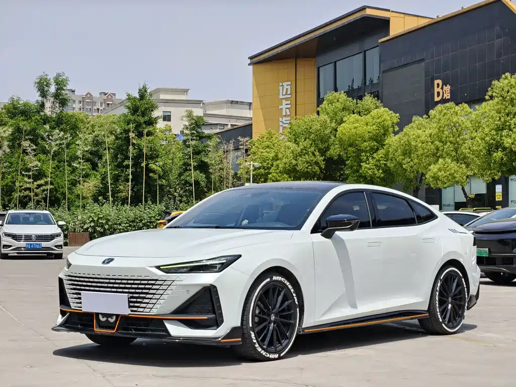 Changan UNI-V 2024