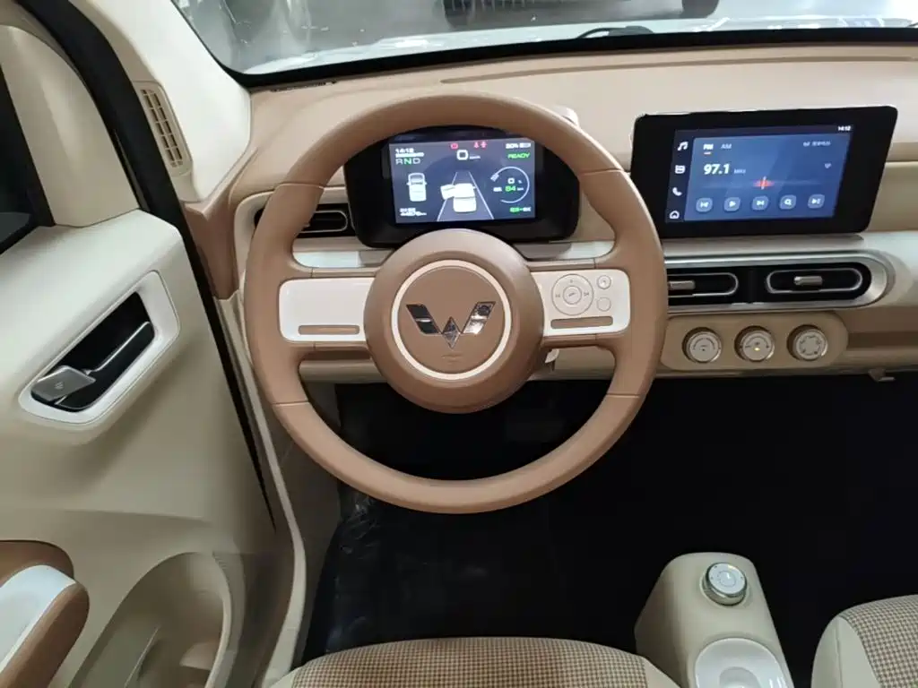 Wuling MINIEV — миниатюра 11