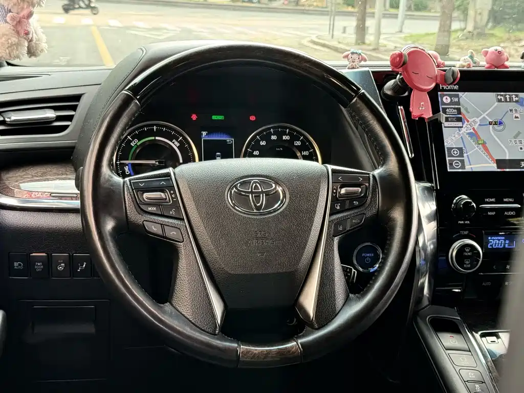 Toyota Vellfire — миниатюра 9