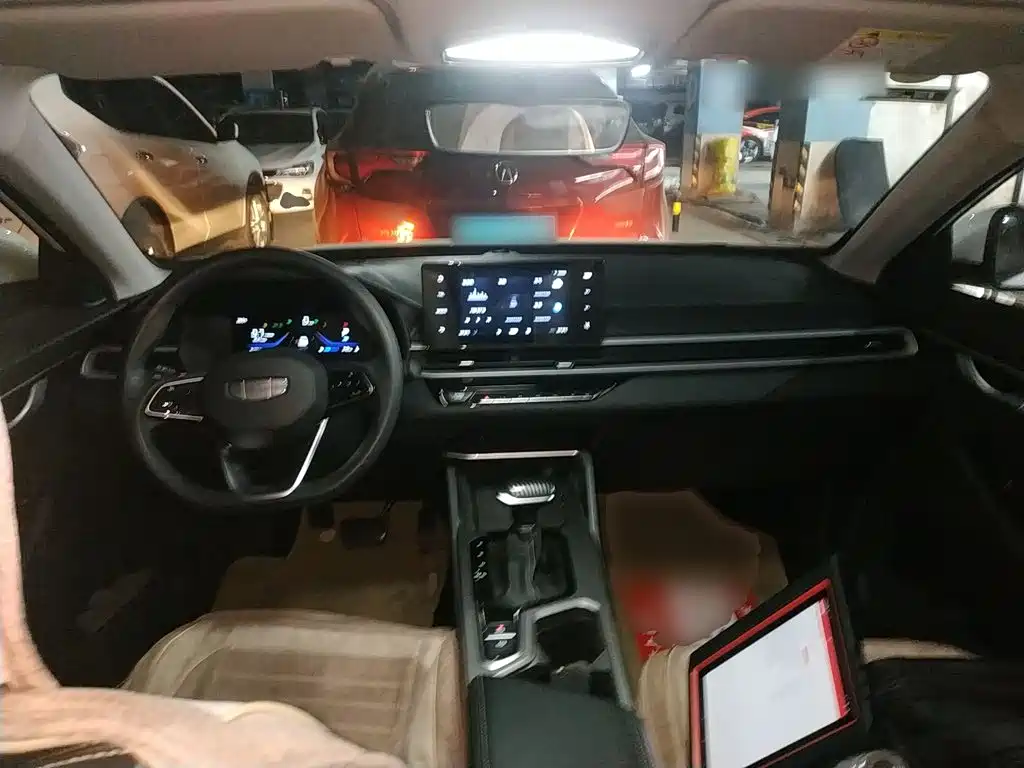 Geely Emgrand — миниатюра 6