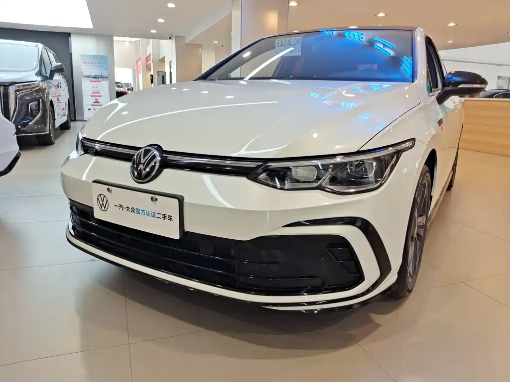 Volkswagen Golf 2024
