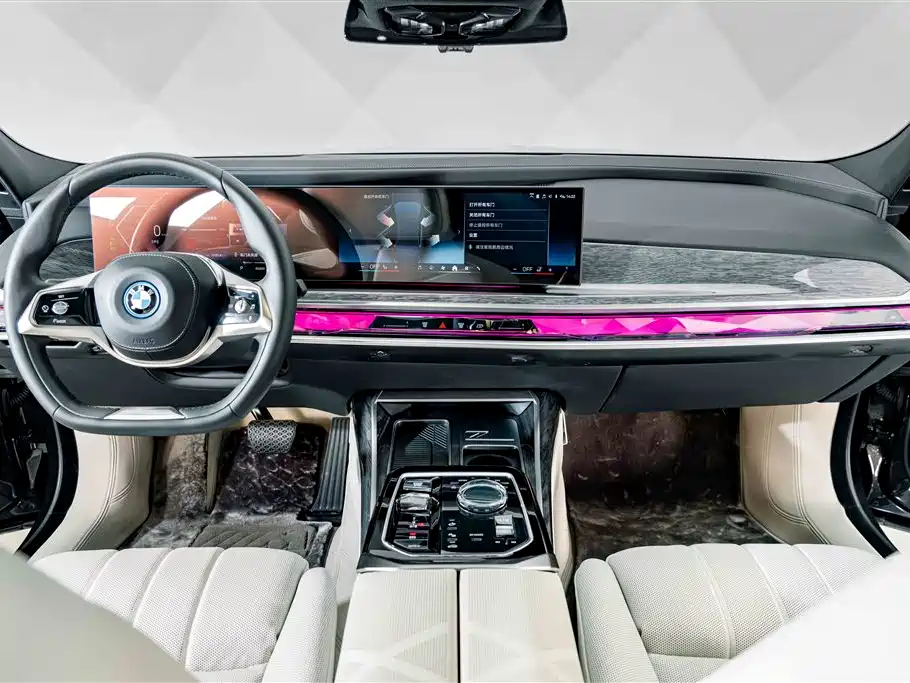 BMW i7 — миниатюра 13