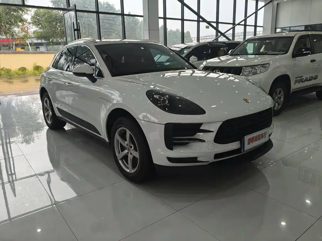 Porsche Macan — миниатюра 3