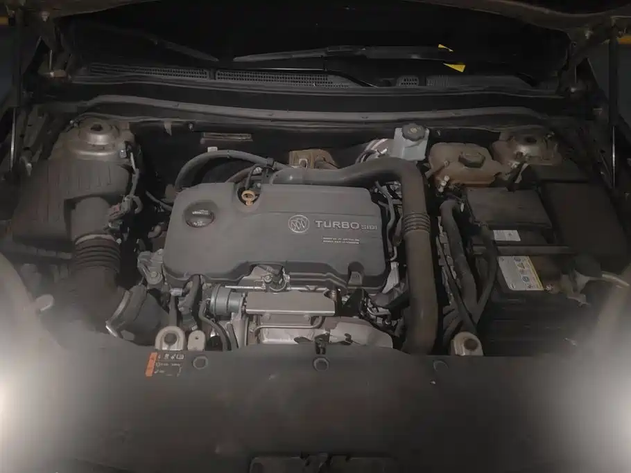 Buick Envision Plus — миниатюра 10