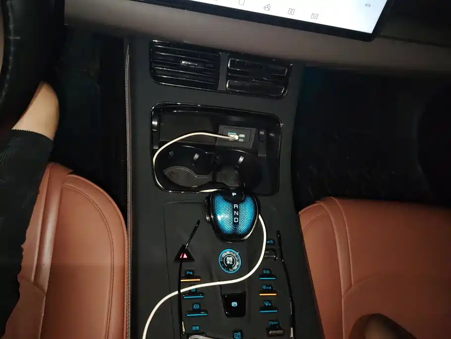 BYD Han — миниатюра 16