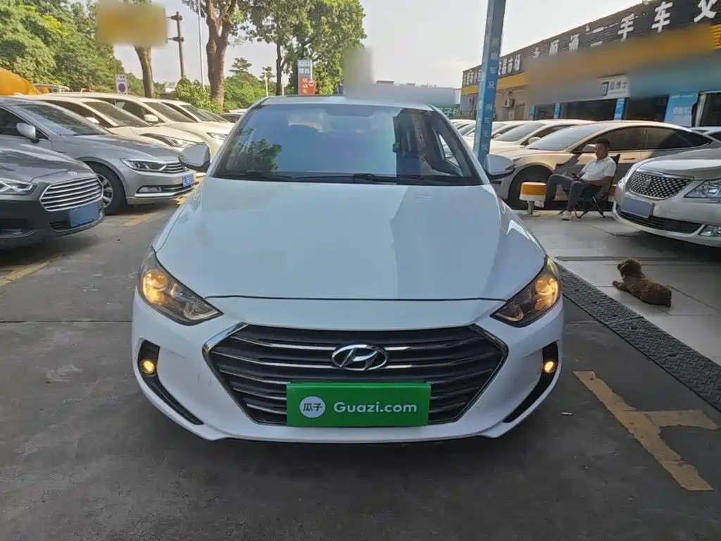 Hyundai Elantra — миниатюра 3