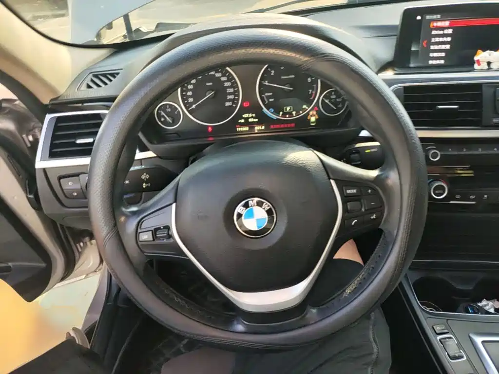 BMW 3 Series — миниатюра 11