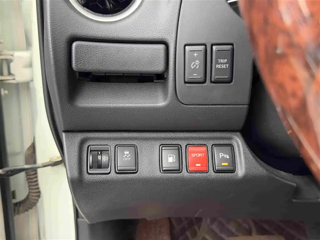 Nissan Terra — миниатюра 17