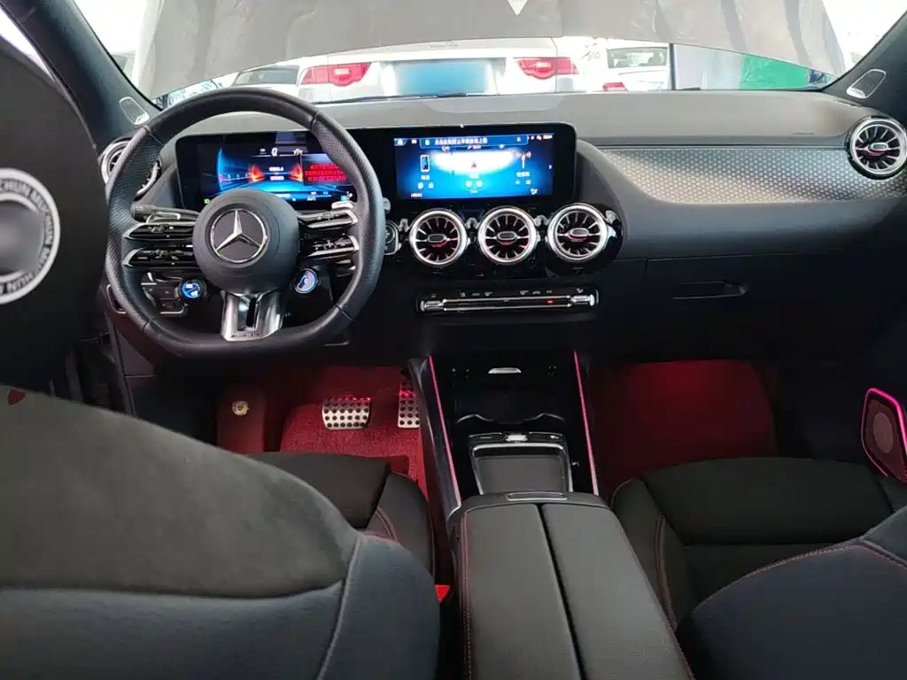 Mercedes-Benz GLA AMG — миниатюра 10