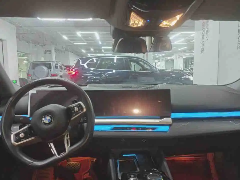 BMW 5 Series — миниатюра 2