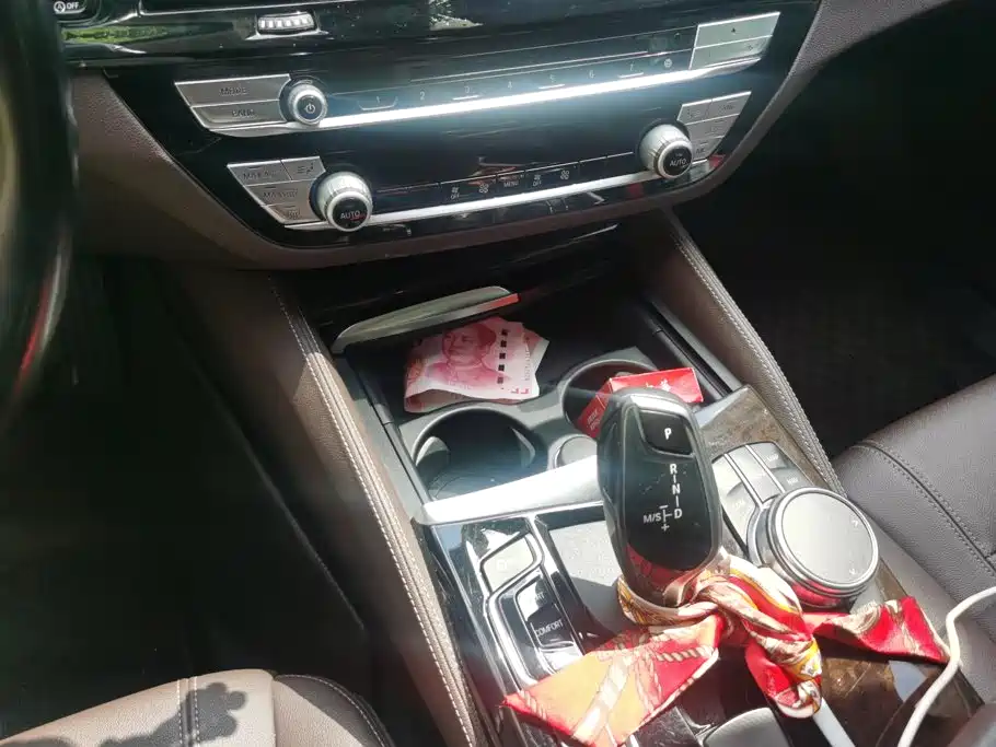 BMW 5 Series — миниатюра 15