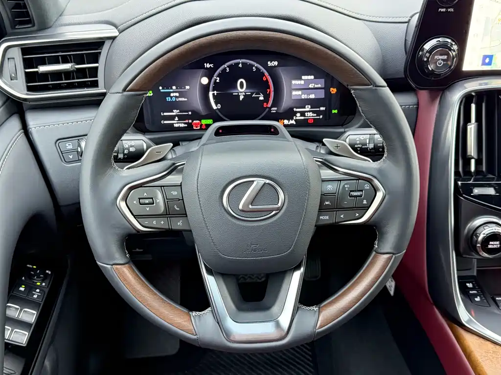 Lexus LX — миниатюра 7