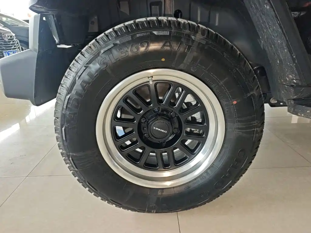 212 212 T01 — миниатюра 23