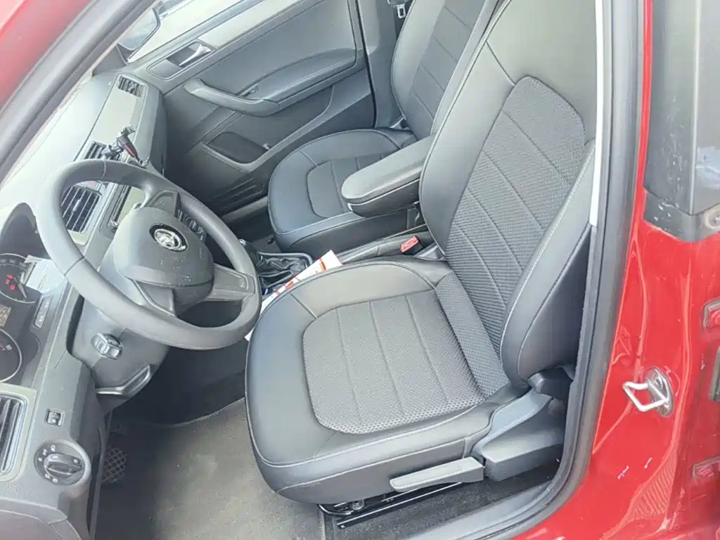 Skoda Rapid Spaceback — миниатюра 15