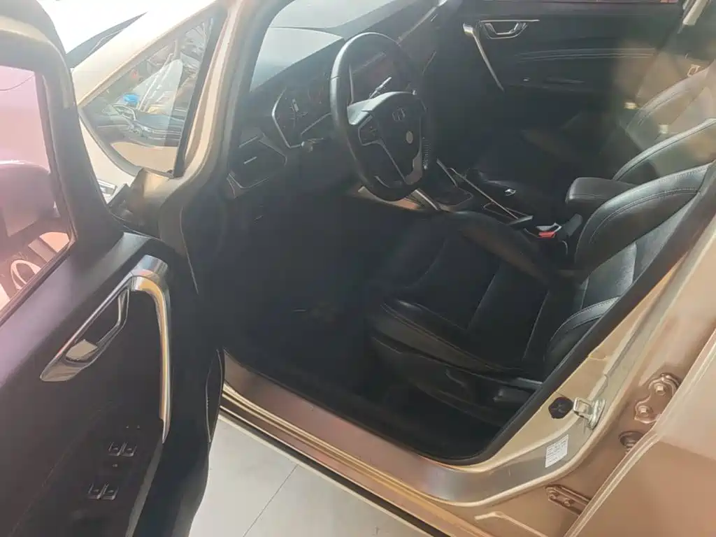 Geely Vision X3 — миниатюра 16
