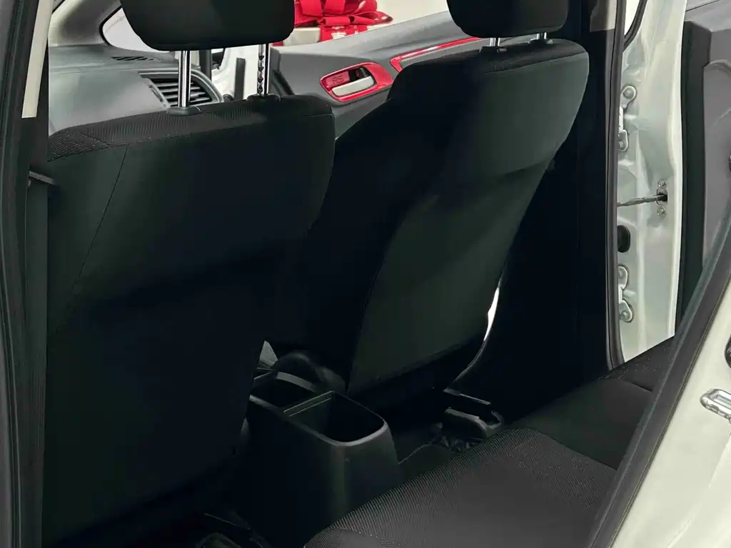 Honda Fit — миниатюра 9