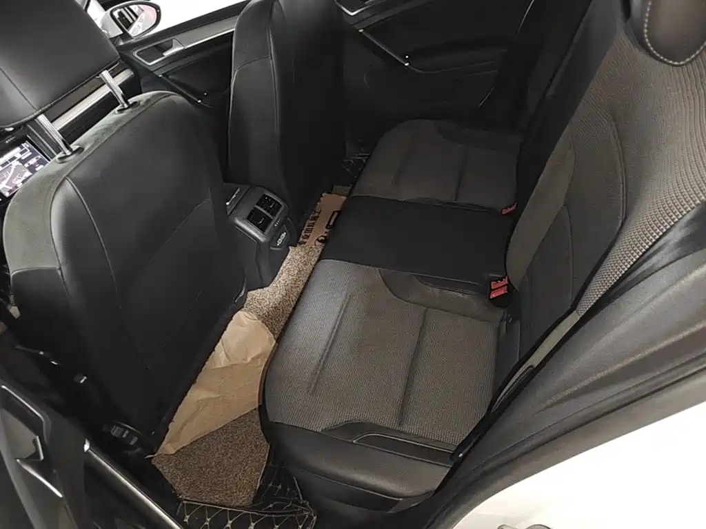 Volkswagen Golf — миниатюра 17