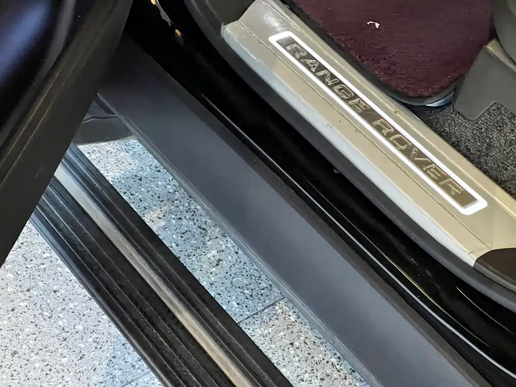 Land Rover Range Rover — миниатюра 18